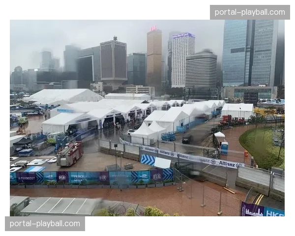 为改善观赛体验,环弗兰德斯关键爬坡点增设大型屏幕 为改善观赛体验,环弗兰德斯关键爬坡点增设大型屏幕