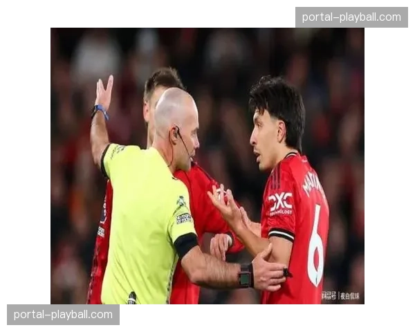 曼联卡里克重塑4-2-3-1阵型，中场三核体系针对利兹联352战术漏洞